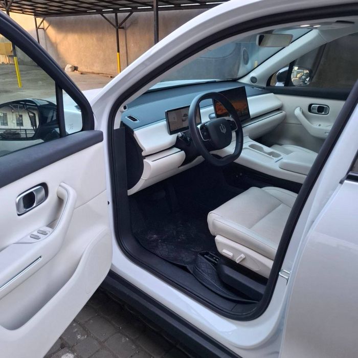 Leapmotors C16 1 pazisiya