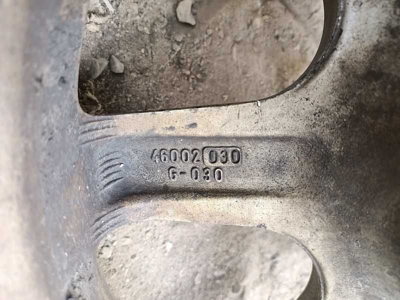 Продам ДВА оригинальных легкосплавных диска