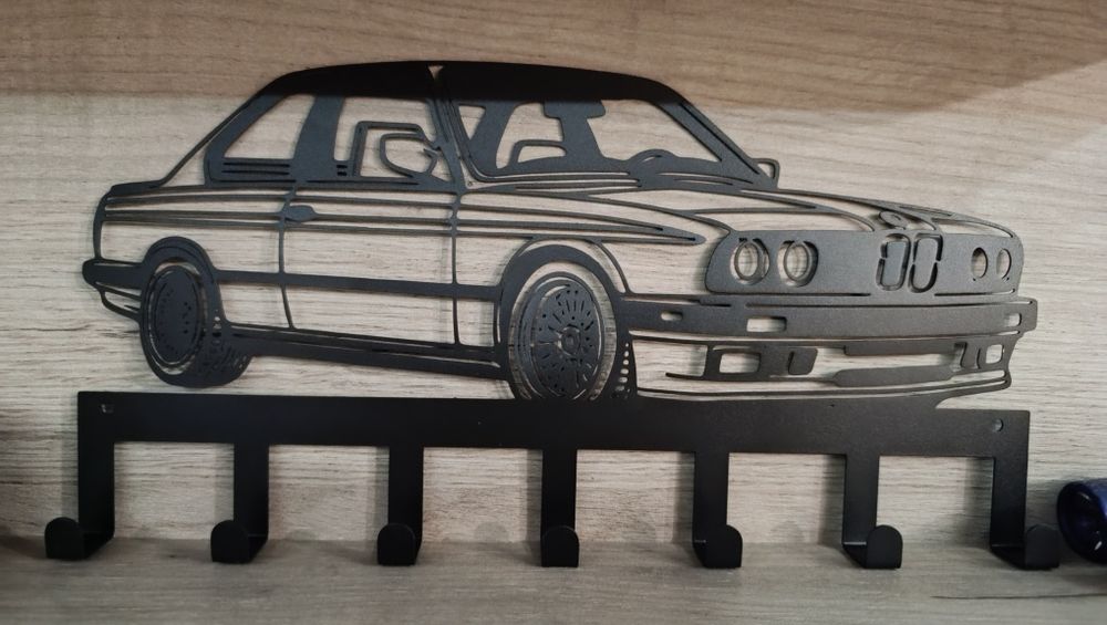 Метална  закачалка BMW E30