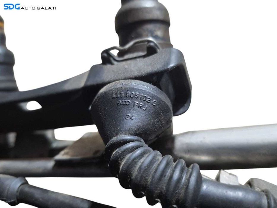 Rampa cu Injectoare Audi A4 B5 1.8 Benzina 1995 - 2001 Cod 058133681 443906102G [N1854]