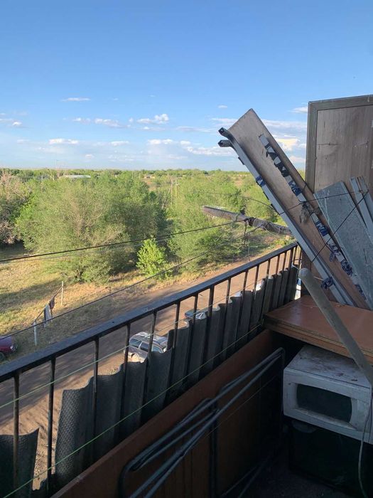 Продам 2х ком кв без ремонта.2мкр, 4эт