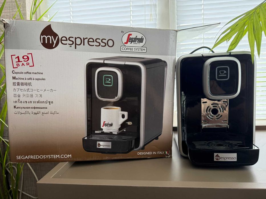 Кафе машина MyEspresso by Segafredo – капсулна, пълен комплект