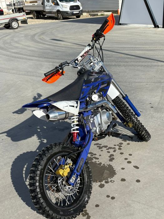 Vând cross / dirt bike 125cc (aprox.) – mai multe detalii la tel