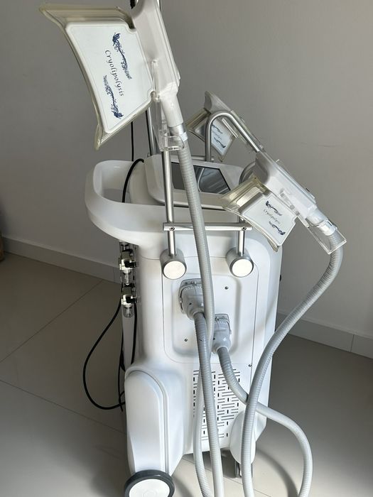 Vand Aparat Criolipoliza cu 5 manipuli. Perfect functional