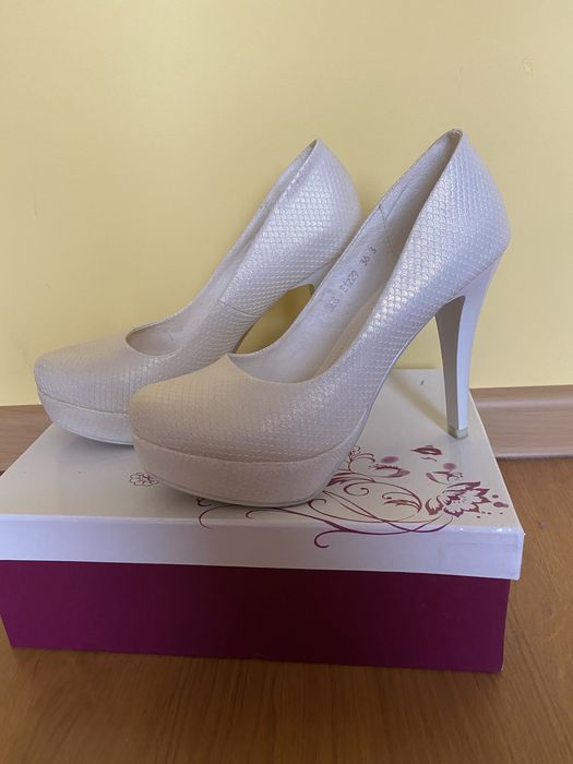 Елегантни обувки