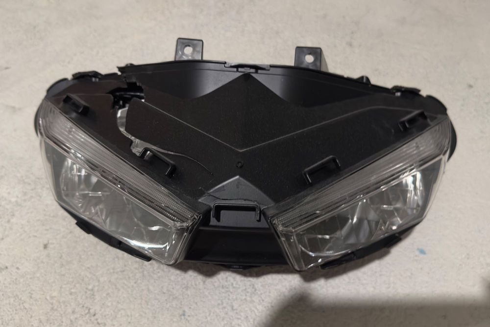 Фар Honda CBR650R