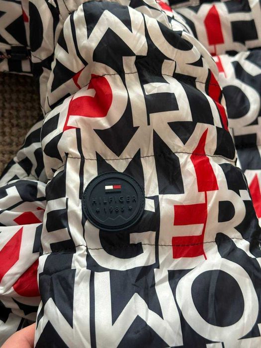 Мъжко яке Tommy Hilfiger с качулка оригинал размер M