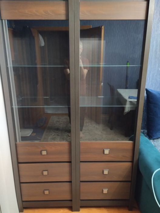 Шкаф для посуды.