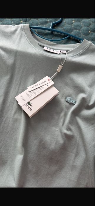 Tricou Lacoste .