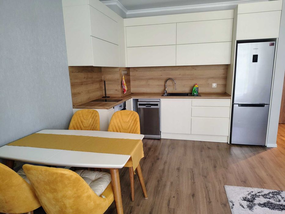 Дава се под наем Двустаен апартамент в Варна, Трошево - 71 кв.м за 1020 € - Снимка #2