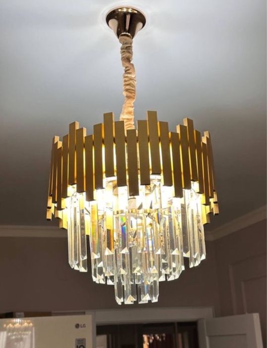 Продам люстру навесной GOLD