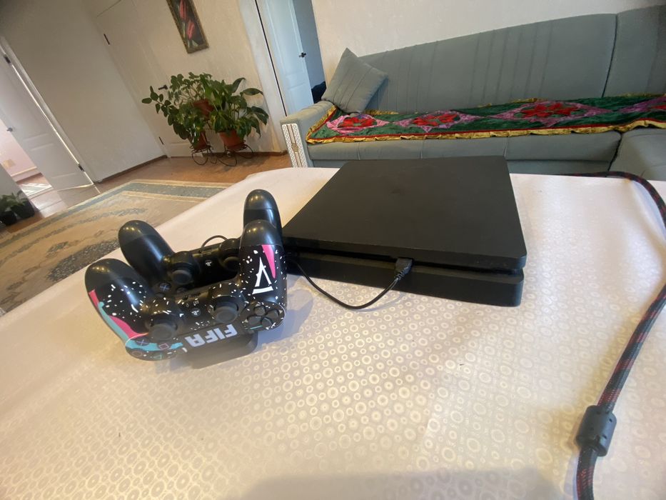 PlayStation 4 slim
