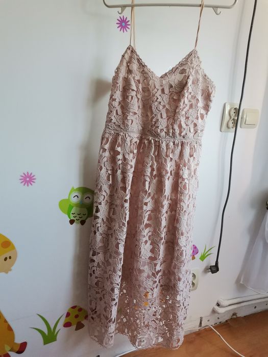 Rochie midi din dantela