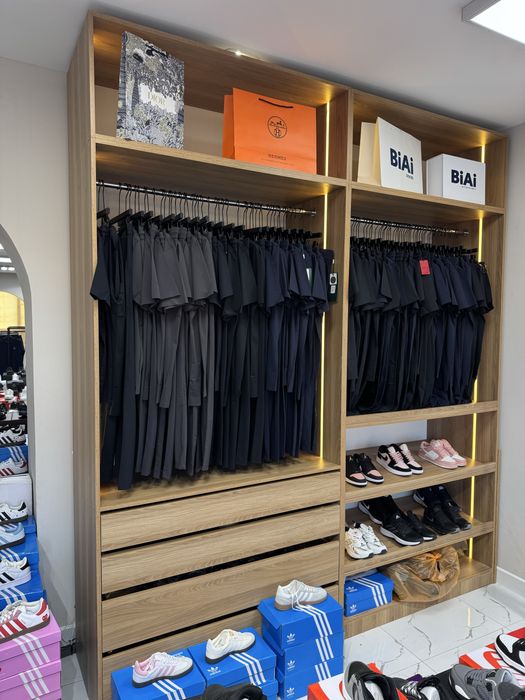 Киім магазинге мебель сатылады