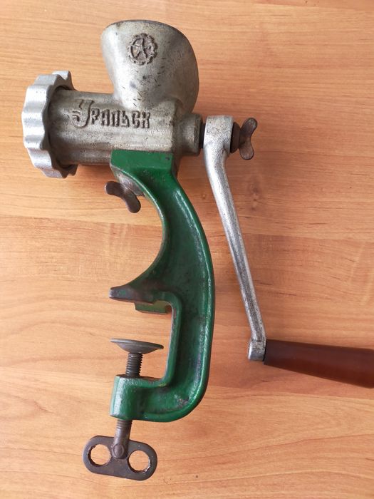 Продам мясорубку советскую 1969.