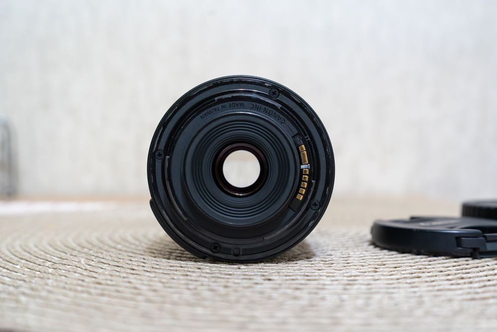 Canon 2000D + Обектив
