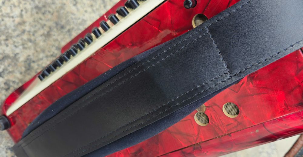 Acordeon Parrot cu 72 basi rosu