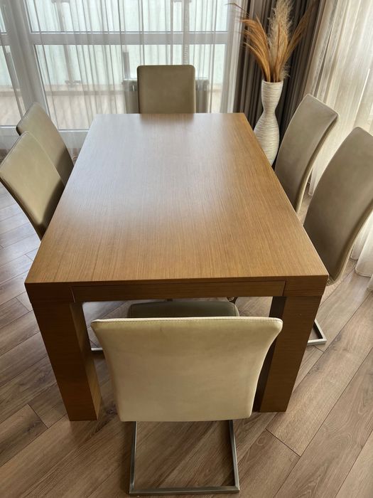 Комплект маса и столове