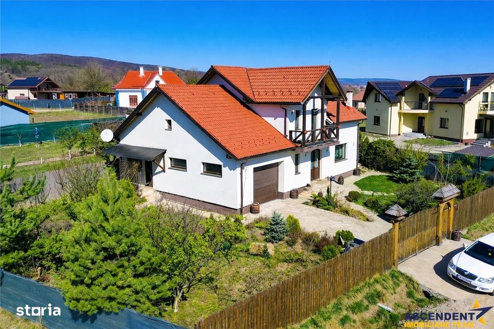 Casa primitoare si apreciabila, areal cu liniste, gradina frumoasa, Sa