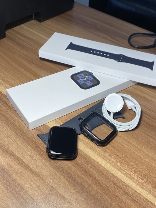 Apple Watch Seria SE / Gen 2 / 44 mm / Midnight