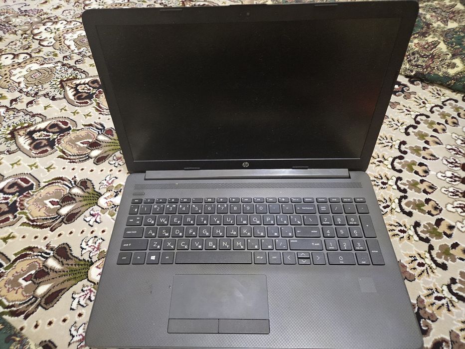 Noutbook HP srochno sotiladi