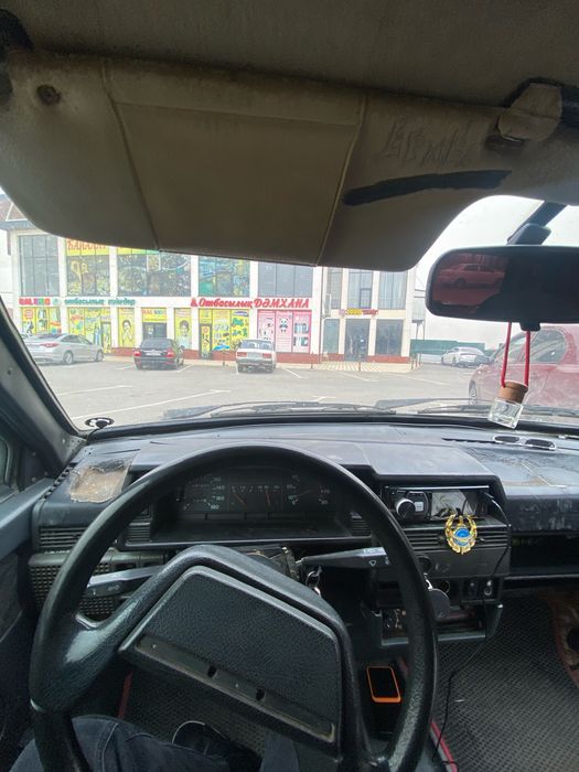 Ваз 21099      .