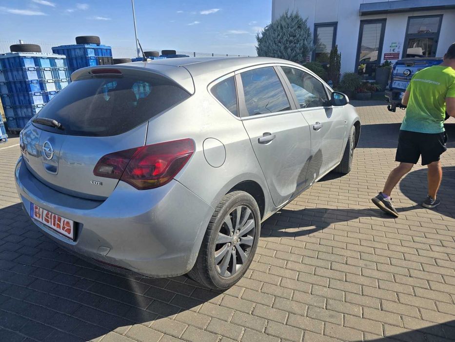Dezmembrari dezmembrez Opel Astra J 1.7 CDTI cod motor A17DT