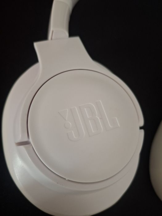 Casti JBL albe over-ear