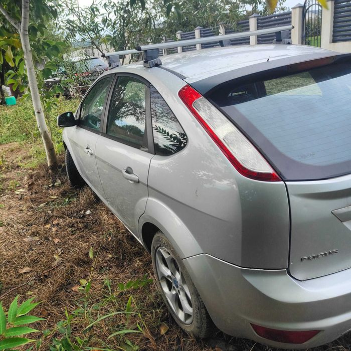 Vand Ford Focus 1.6 benzina
