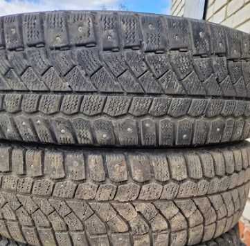 Продам две шины 185/65/15