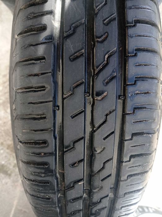 Продавам летни гуми и алуминиеви джанти с размер 175/70 R14