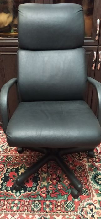 Продам офисное кресло