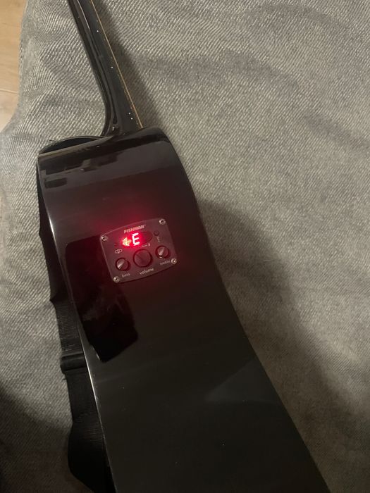 Chitară electro acustică fender
