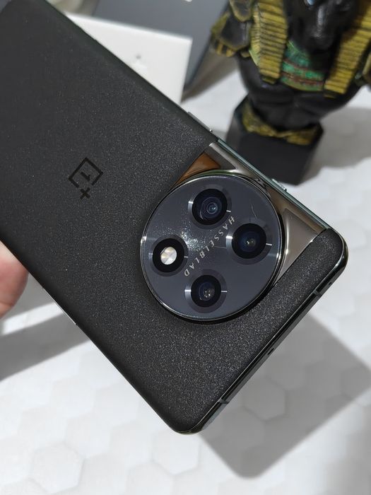 OnePlus 11 5G (Titan Black) 256GB cu 16+12 GB RAM  Perfect funcțional Ofertă