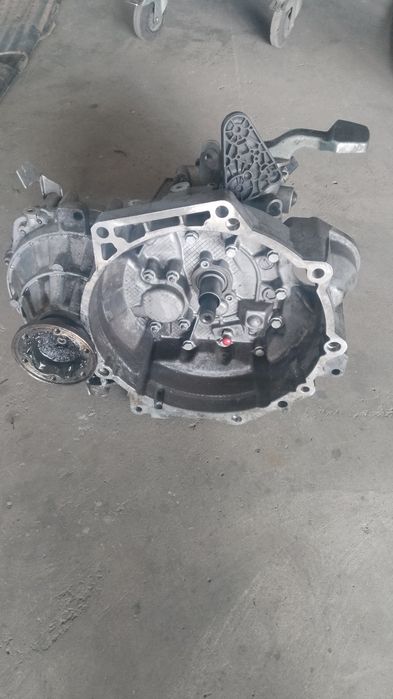 6 степенна кутия за Голф 5 , Туран