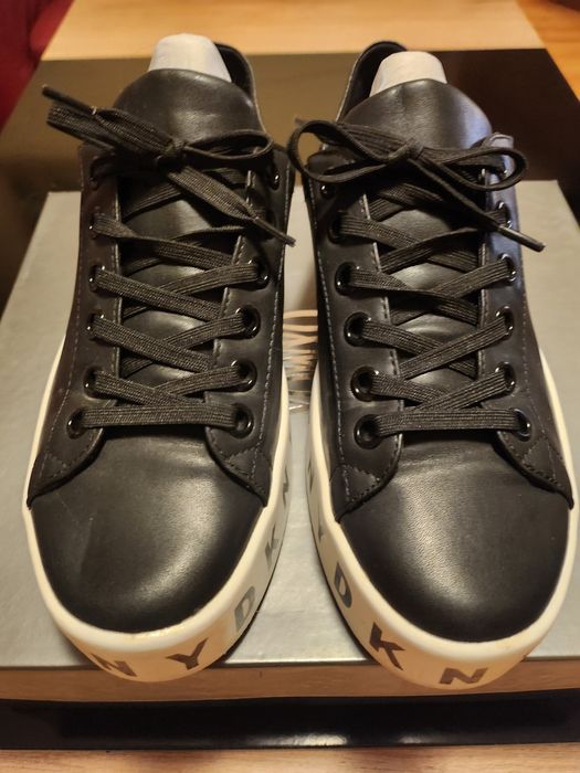 Черни маратонки  DKNY