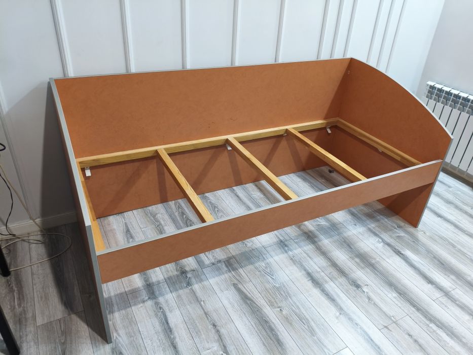 Кровать, два в одном