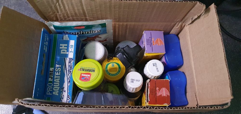 Set Acvariu pești 30l + toate accesorii + animale acvatice