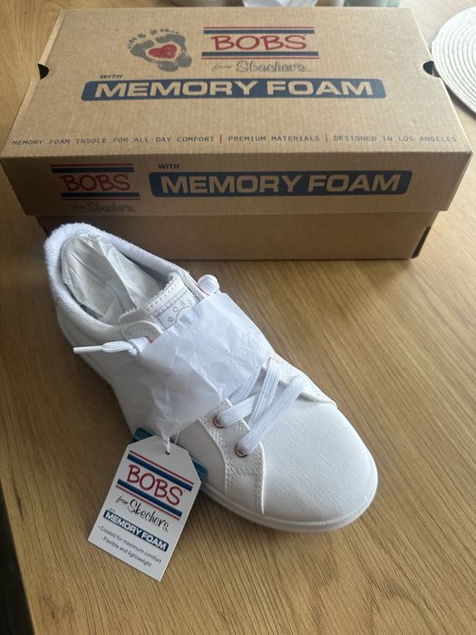 Tenesi bobs from skechers noi numarul 37