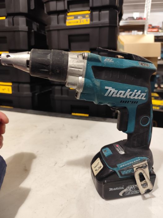 Безчетков акумулаторен винтоверт за гипсокартон Макита Makita + 3 Ah