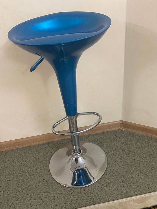 Барный стул с подьемом