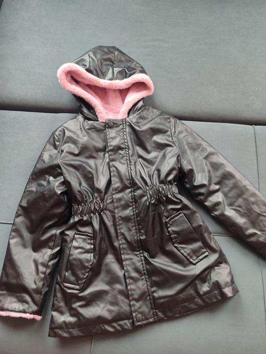 Продам куртку для девочки.