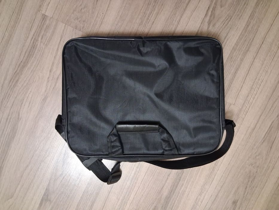 Сумки для ноутбуков разные