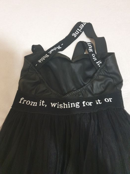 Страхотна барби рокля, стои уникално, а усещането в нея е неописуемо