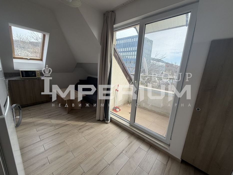 Двустаен обзаведен апартамент под наем в района на кв. Левски, гр. Ва