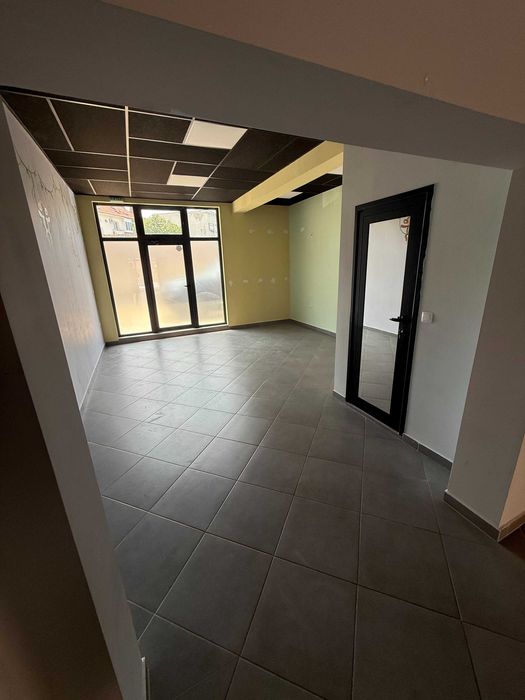 Дава се под наем Офис в Казанлък - 90 кв.м за 459 € - Снимка #1