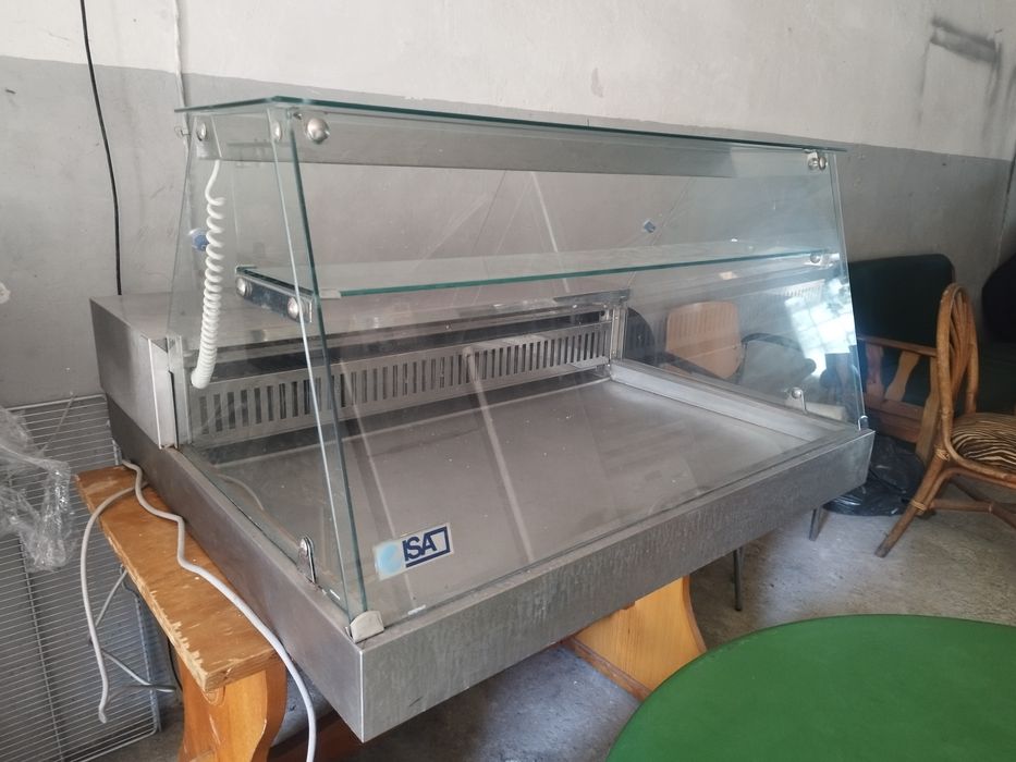 Настолна хладилна витрина