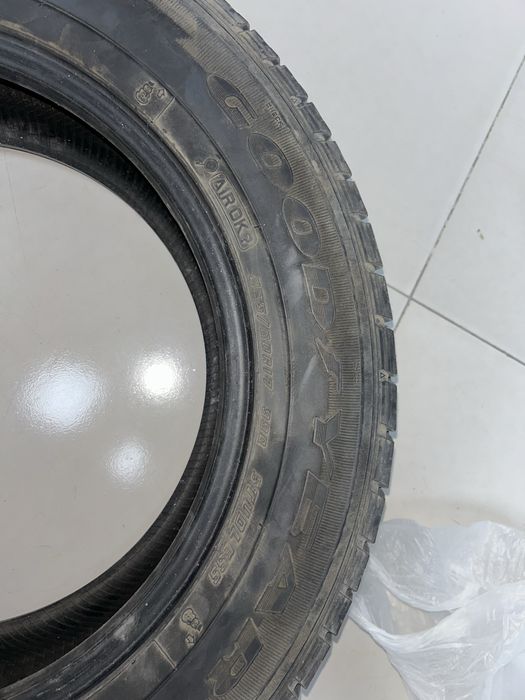 Зима шины Goodyear R 17 2 шт