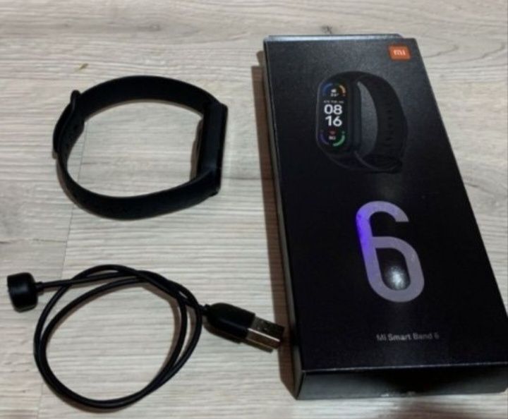 Часы Mi band 6.  .