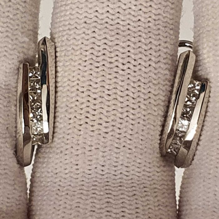 cercei aur alb 14k cu 0.75ct diamante naturale princess